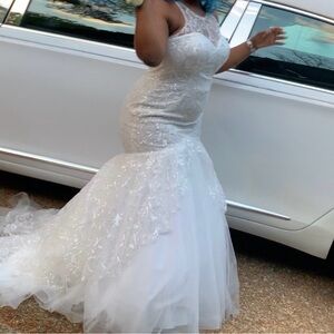 White Sweetheart Sleeveless Bridal Gown